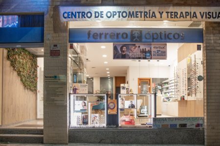 exterior-ferrero-opticos-edited-scaled-1